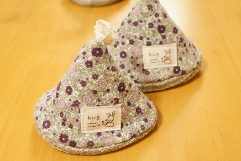 ハンドメイド雑貨【三角鍋つかみ】